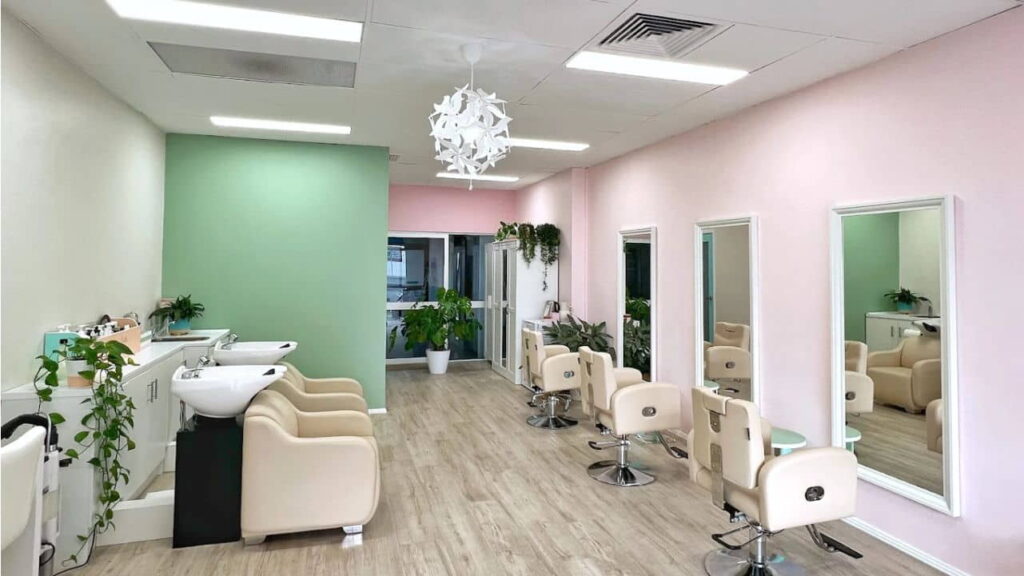 6 Best Salon for Curly Hair in Queensland 4 salon for curly hair in queensland, curl hair studio, boutique curl experience in gold coast
